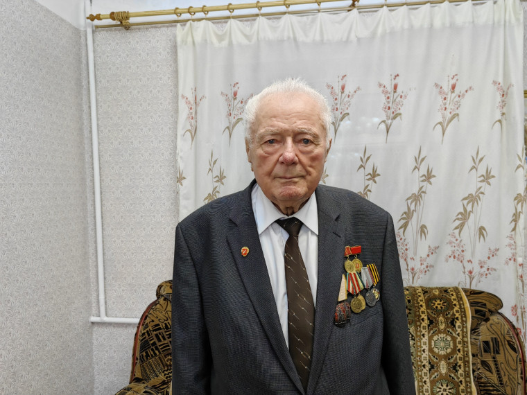 Первые лица города поздравили с 88-летием почетного гражданина Ачинска Ярослава Дутчака. Первые лица города поздравили с 88-летием почетного гражданина Ачинска Ярослава Дутчака.