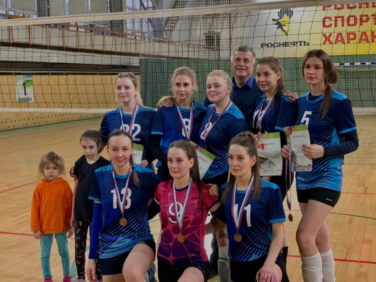 Сборная волейболисток из Назарово выиграла Кубок председателя Ачинского городского Совета депутатов Сергея Никитина. Сборная волейболисток из Назарово выиграла Кубок председателя Ачинского городского Совета депутатов Сергея Никитина.