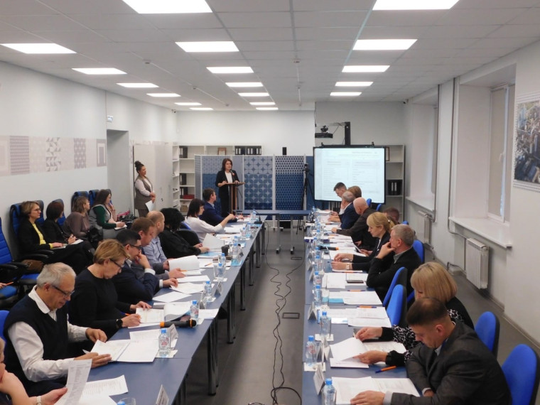 Специалисты обсудили возможности подготовки кадров для транспортной отрасли региона. Специалисты обсудили возможности подготовки кадров для транспортной отрасли региона.