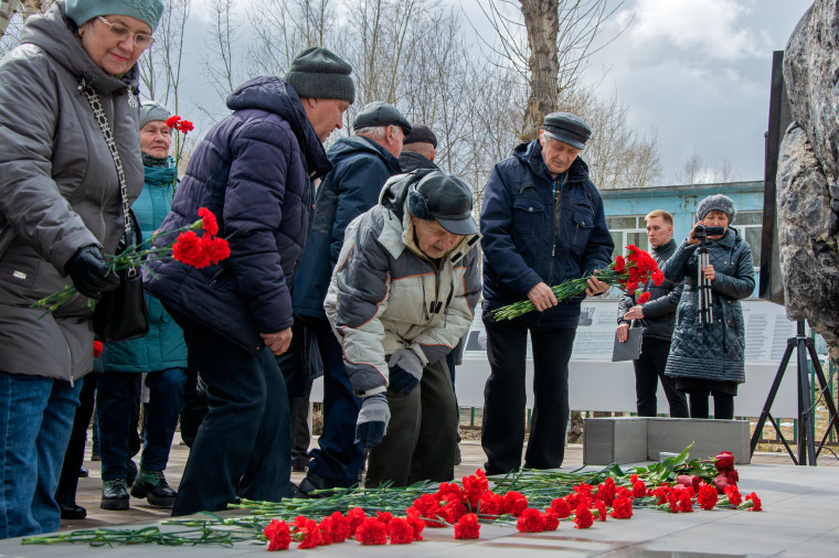 В Ачинске почтили память ликвидаторов последствий аварии на Чернобыльской АЭС. В Ачинске почтили память ликвидаторов последствий аварии на Чернобыльской АЭС.