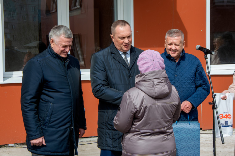 Ачинск завершил программу переселения раньше времени. Ачинск завершил программу переселения раньше времени.