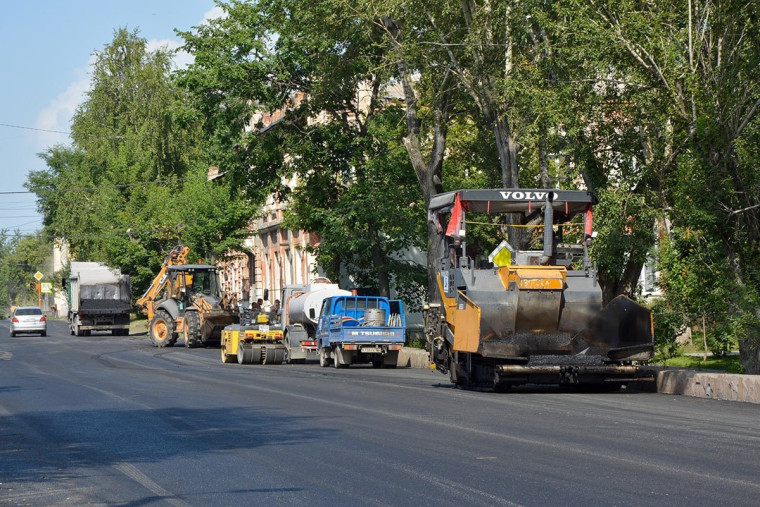 В Ачинске стартовал сезон дорожных ремонтов. В Ачинске стартовал сезон дорожных ремонтов.