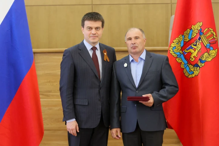 Ачинский тренер-преподаватель Сергей Снычков награждён Губернатором Красноярского края. Ачинский тренер-преподаватель Сергей Снычков награждён Губернатором Красноярского края.